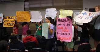 <p>Alunas pedem mais respeito da reitoria da Unicamp</p>