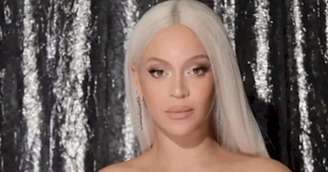 Tina fez uma publicação em sua conta oficial no Instagram para rebater os críticos e defender sua filha