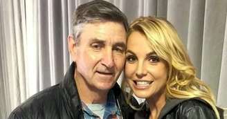 Pai de Britney Spears tem perna amputada após grave infecção 