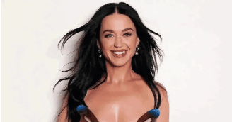 Katy Perry faz aparição em festa dedicada a ela durante turnê australiana