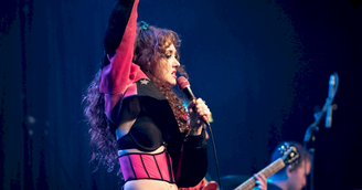 ntenda porque 2º álbum de Chappell Roan pode levar anos para ser lançado