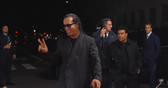 Ronaldinho Gaúcho está em Paris para a Bola de Ouro