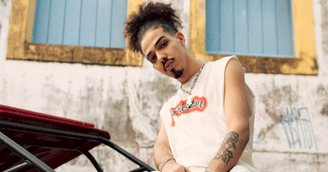 Léo da Bodega e Orquestra do Avesso antecipam o carnaval com o EP 'A Folia Começa no Amparo'