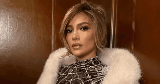 Jennifer Lopez revela que não tem muitos amigos famosos