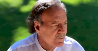 Júlio Iglesias rompe silêncio e comenta acusações de assédio sexual