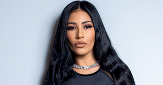 Simaria reaparece cantando em festa de influencer