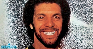 Lembra disso? Júnior foi a voz de uma canção para a seleção em 1982