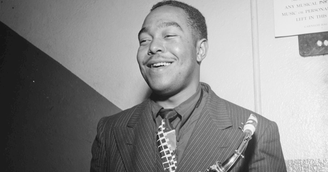 Charlie Parker: o arquiteto do Bebop que revolucionou a linguagem do jazz moderno