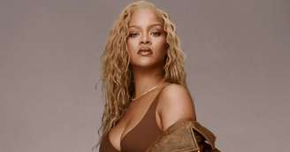 Rihanna transforma desenhos dos filhos em tatuagem