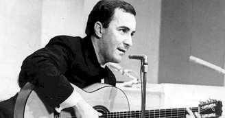 João Gilberto: a voz que revolucionou a música brasileira