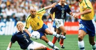 Ronaldo Fenômeno estreou pela Seleção Brasileira contra Escócia na Copa do Mundo de 1998