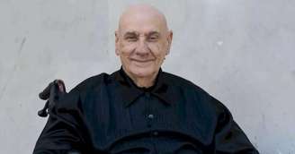 Bill Ward, do Black Sabbath, revela que passou a usar cadeira de rodas