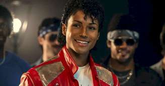 Cinebiografia de Michael Jackson bate US$ 1 bilhão nas bilheterias e tem marca histórica