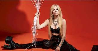 Avril Lavigne se apresentou no casamento de Taylor Swift