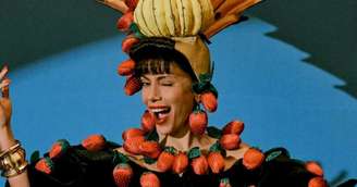 Anitta personificará Carmen Miranda em ‘Equilibrium II’. Confira as fotos