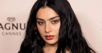 Charli XCX: audição do álbum 'Music, Fashion, Film' acontece em São Paulo