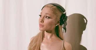 Ariana Grande processa hackers por vazamento de músicas