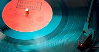 Suno permitirá transformar músicas de IA em discos de vinil