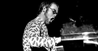 Elton John elege clássico de 1971 como a melhor canção de sua carreira