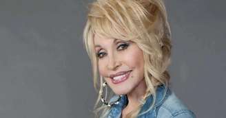 Dolly Parton pede desculpas após cancelar show e detalha preocupação com sua saúde