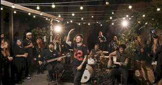 De 'Malhação' ao Reggaemo, HEVO84 reúne Julies, Beto (Replace), Aléxia e Yas em 'EMO VIVE Nostalgia'