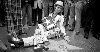 Elton John aponta álbum de 1970 como o mais perfeito lírica e melodicamente