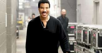 Lionel Richie permanece na UTI para avaliação cardíaca