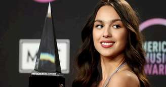Olivia Rodrigo é eleita a melhor artista de rock de arena dos últimos anos pela Rolling Stone