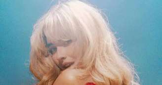 Sabrina Carpenter vai viver Ginger Rogers em filme sobre Fred Astaire