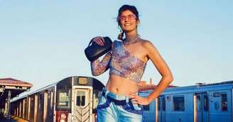 Laura Peartree cruza piseiro, Brasil e Nova York no single “Pisadinha de Nova York”