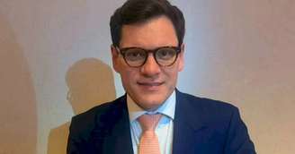 Após lançamento, Huendel Rolim inicia nova fase de “Advogado de Si Mesmo”