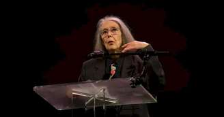 Quem é Anne Carson, a escritora canadense que redefiniu a literatura e venceu o Nobel 2026