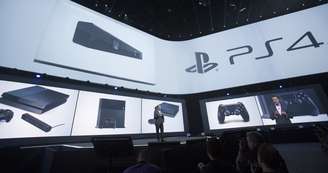 <p>A Sony elevou sua previsão de lucro operacional da divisão do PS4, depois de vender 3,3 milhões de unidades do console no trimestre passado</p>
