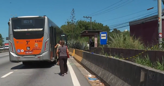 Estrangeiro é morto por assaltantes em ponto de ônibus na Zona Oeste de SP