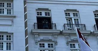 Stitch aparece em varanda de quarto no Copacabana Palace