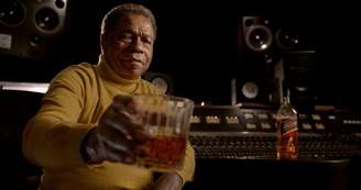 Paulinho da Costa está em campanha de bebida e será tema de documentário na Netflix