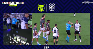 Lance que gerou a expulsão de Allan, do Corinthians