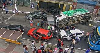 Acidente grave ocorreu em Niterói, no Rio, na manhã desta sexta-feira, 22
