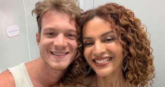 Leonardo (Pedro Novaes) entrou em crise ao descobrir que Viviane (Gabriela Loran) é uma mulher transexual