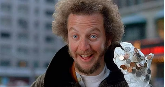 Daniel Stern interpretou o ladrão Marv em cena de 'Esqueceram de Mim'