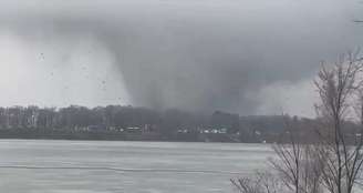 Tempestades com ventos de até 96 km/h ainda estão previstas para a região.