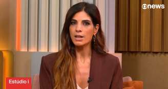 Andréia Sadi teve de fazer a correção do PowerPoint equivocado e o pedido de desculpas