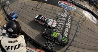 Ty Gibbs conquista sua primeira vitória na Cup Series após duelo com Ryan Blaney