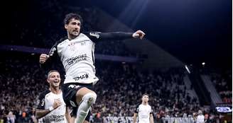 Gustavo Henrique comemora gol do Corinthians 