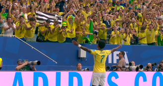 Vini Jr comemora gol contra a Escócia na Copa do Mundo