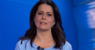 Adriana Araújo soltou a voz no Jornal da Band
