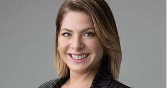Daniela Lima volta a comandar um programa diário na TV paga