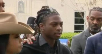 O estudante Darryl George se recusou a mudar o estilo dread do cabelo e foi punido por escola