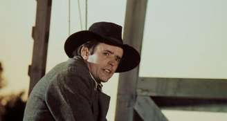 Matt Clark em cena no faroeste Sem Lei e Sem Esperança (1972); ator morreu aos 89 anos