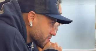 Neymar se emocionou e chorou durante apresentação de Dia dos Pais da filha Mavie
